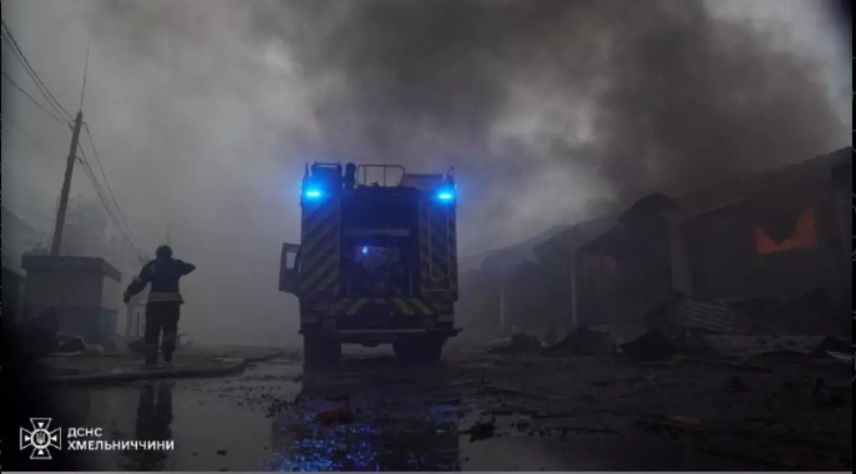 Pompierii ucraineni intervin după un atac aerian. Imagine cu caracter ilustrativ Foto: Serviciul Național de Situații de Urgență al Ucraine