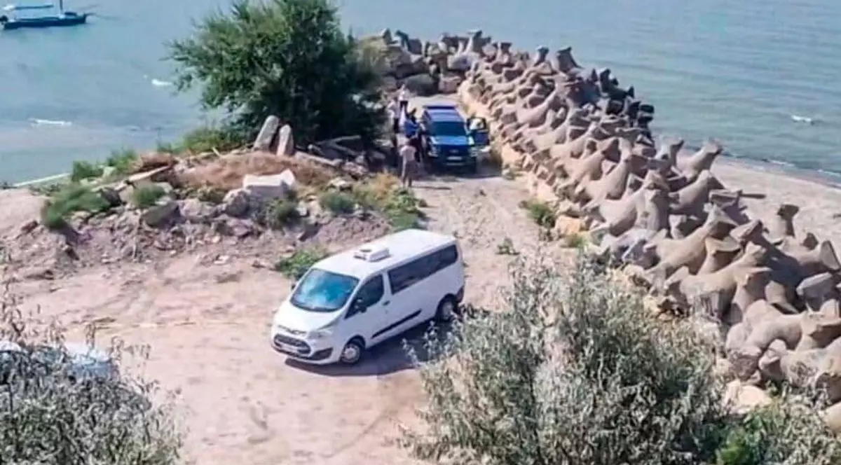 Cadavrul unei femei a fost descoperit plutind în apă, în apropierea stabilopozilor din Costinești