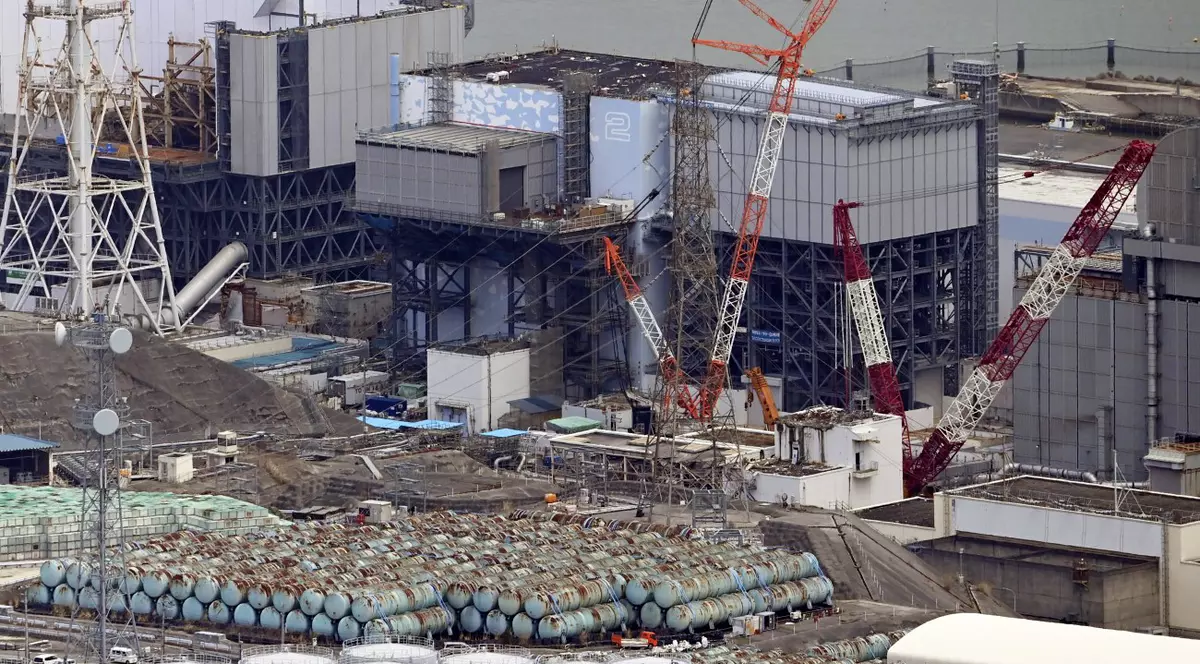 Centrala Nucleară Fukushima Daiichi este o centrală dezafectată, avariată în urma cutremurului cu magnitudinea de 9,1 și a tsunamiului din 11 martie 2011