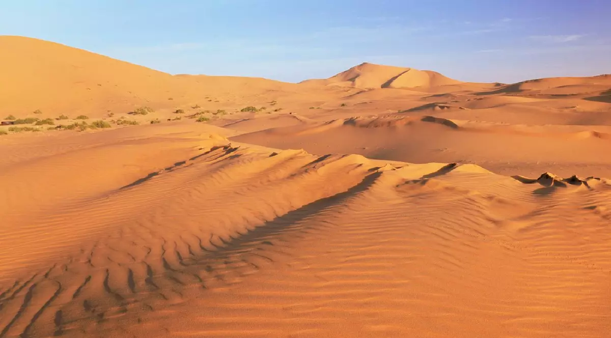 Dune de nisip din deșertul Sahara.