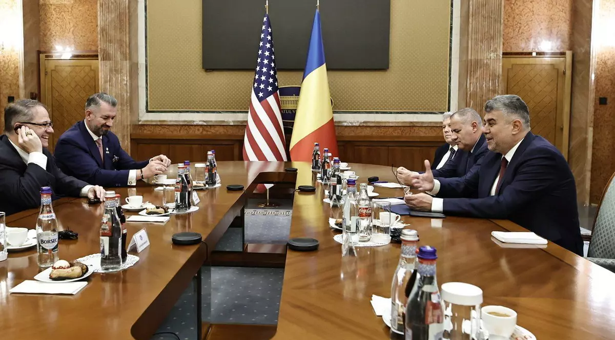 Premierul Marcel Ciolacu l-a primit la sediul Guvernului pe James Trainor, trimisul lui Donald Trump la București. A fost prezent și Dragoș Sprînceană