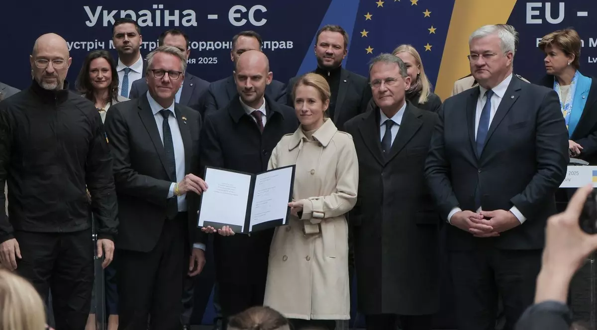 Kaja Kallas (în centrul imaginii), alături de unii din miniștrii europeni la înființarea Tribunalului special pentru crima de agresiune a Rusiei Foto: Profimedia