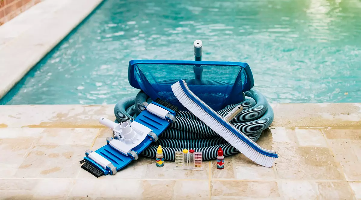 Liniștea din curtea proprie: De ce o piscină acasă este mai mult decât un lux
