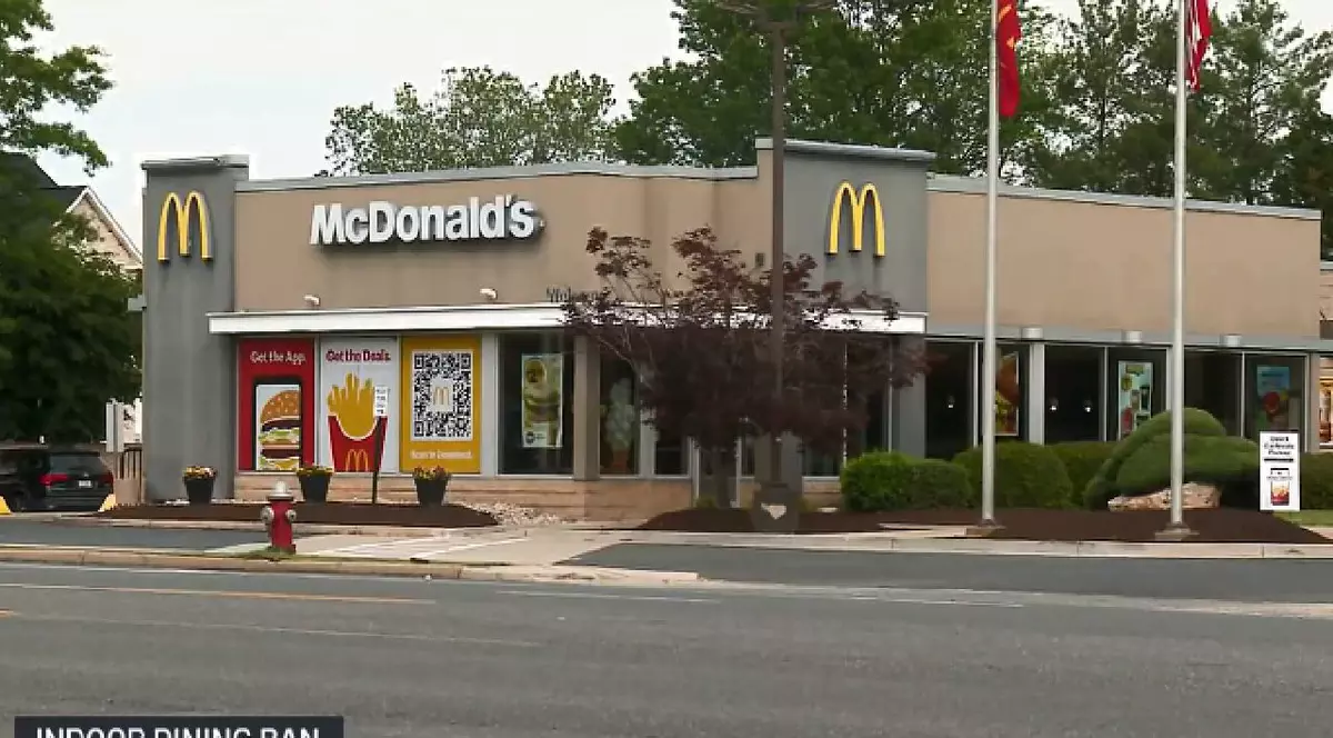 Motivul pentru care un restaurant McDonald’s a interzis accesul tinerilor sub 21 de ani: „Pentru protecția angajaților, clienților și comunității”