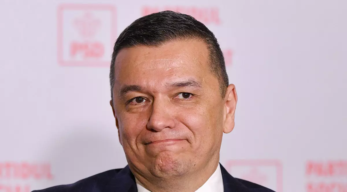Presedintele interimar al PSD, Sorin Grindeanu, sustine o conferinta de presa la sediul Partidului Social Democrat (PSD), in Bucuresti, miercuri, 28 mai 2025