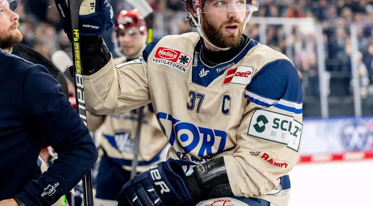 Thomas Larkin, jucătorul născut la Londra, din tată american și mamă italiană, și visul ratat de a juca în NHL. „Trece și că am soție nemțoaică!”