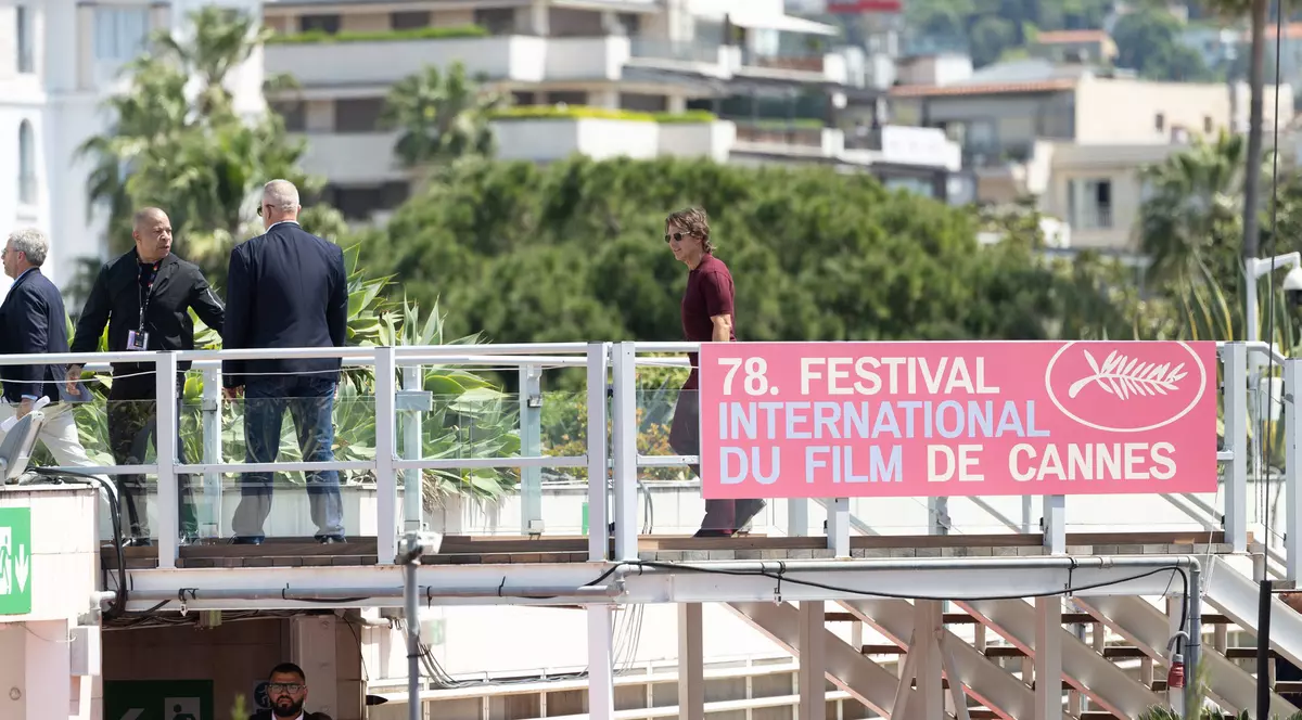 Festivalul Internațional de Film de la Cannes 2025 Cannes, Franța - 14 mai 2024: Tom Cruise după sesiunea foto pentru MISIUNE: IMPOSIBILĂ - SOCOALA FINALĂ în cadrul celei de-a 78-a ediții a Festivalului Internațional de Film de la Cannes