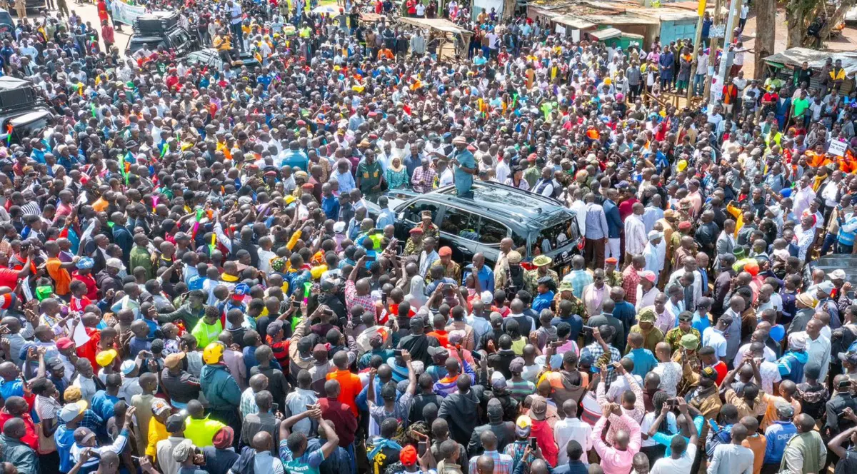 William Samoei Ruto, în mijlocul mulțimii, la Rongo, provincia Migori Foto: Captură X @WilliamsRuto