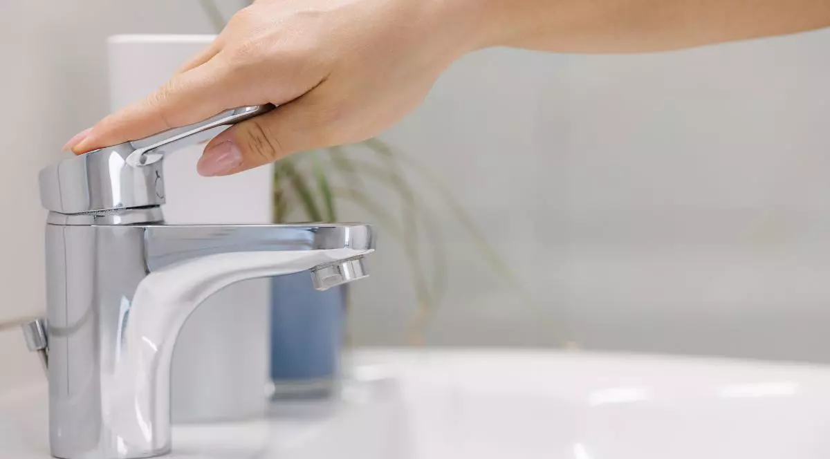 chiuvetă din care nu curge apă