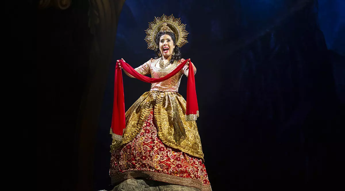 Lara Martins interpreteaza personalul Carlotta