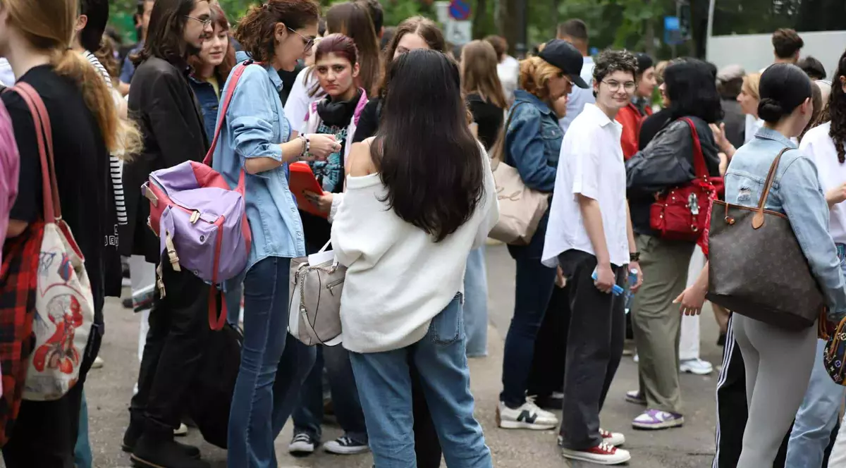 Cum au venit îmbrăcați elevii la Bacalaureat 2025