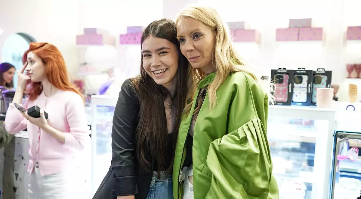 Daciana Sârbu își ia fetele și pleacă din România. Decizia luată după divorțul de Victor Ponta. „Le-am promis”