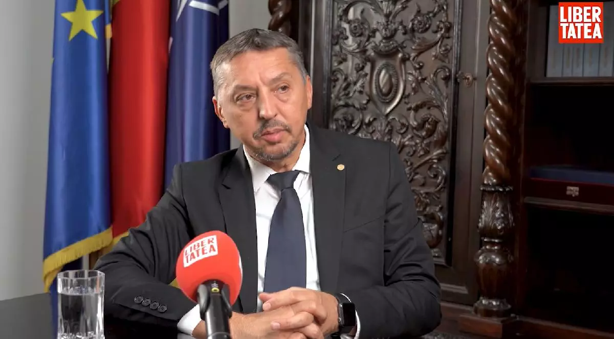 Ministrul Educației, Daniel David, oferă un interviu ziarului Libertatea
