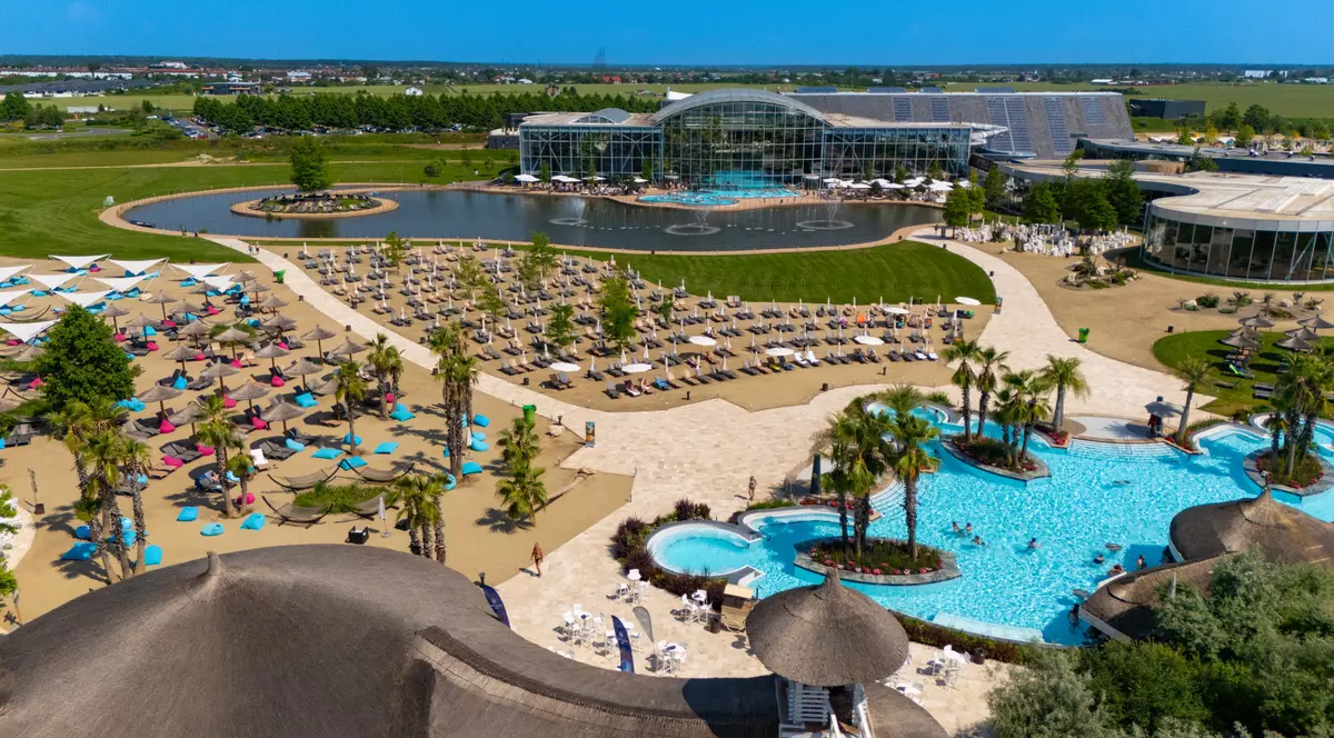 Destinatia de vacanta exotica care face valuri international si local: Therme Bucuresti a redeschis plajele Sands of Therme si Galaxy Horizon, și anunță o serie de evenimente pentru sezonul de vară