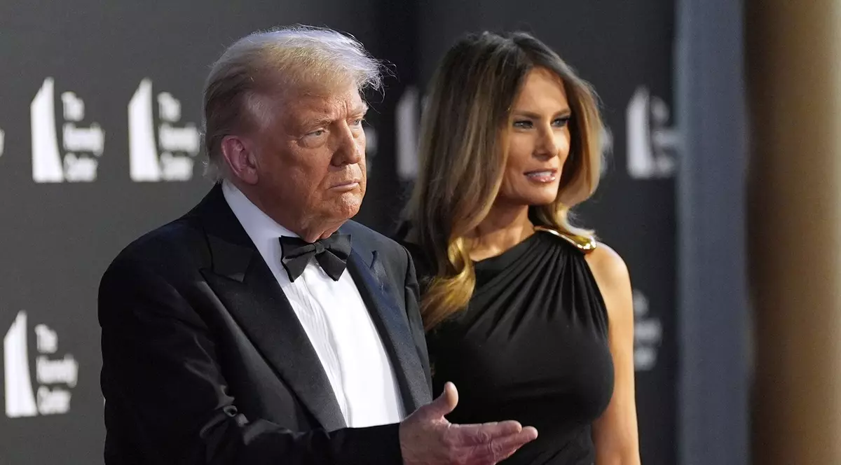 Apariția Melaniei Trump care i-a lăsat pe toți cu gura căscată. În timp ce Donald Trump a fost huiduit, prima-doamnă a strălucit
