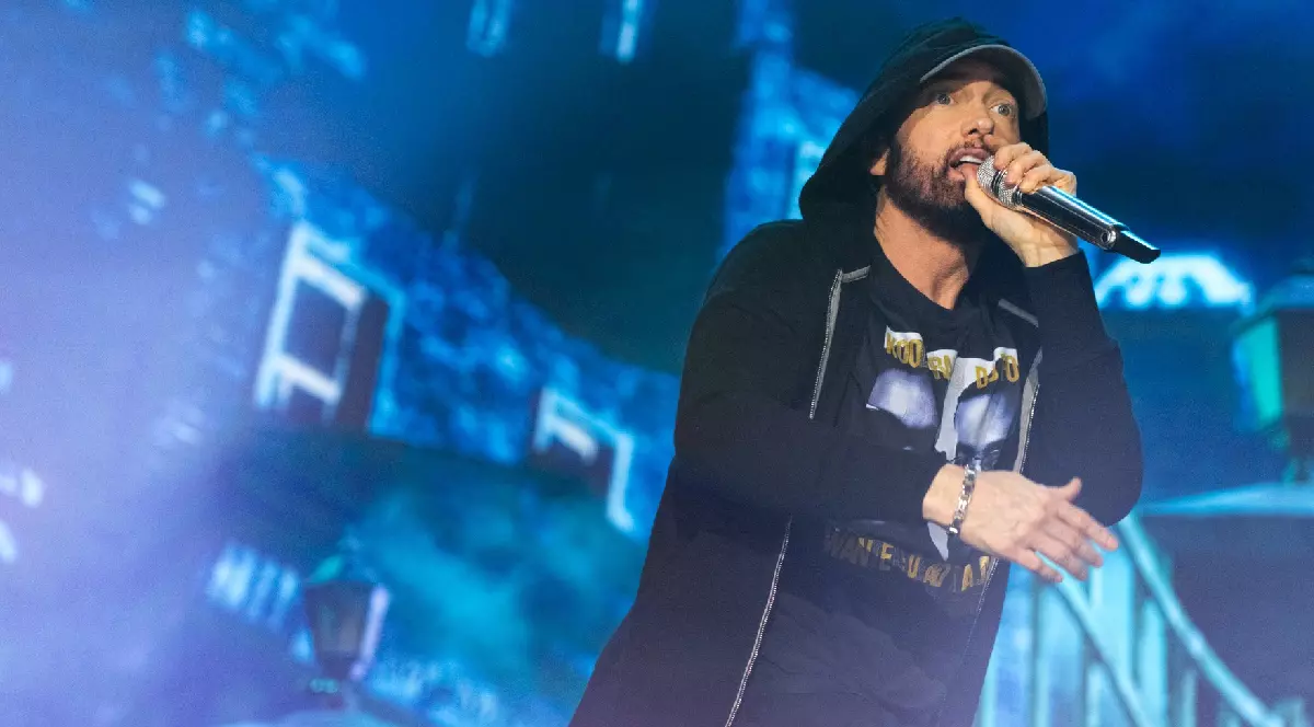 Eminem pe scenă