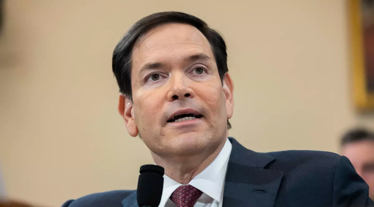 Marco Rubio vorbește la microfon