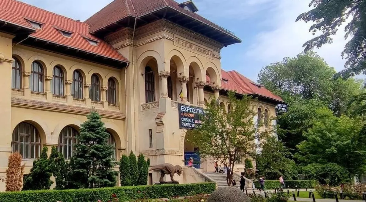 Muzeul Geologic Național din Șoseaua Kiseleff, aflat în Piața Victoriei, a fost inaugurat în 1907 și este una dintre cele mai vechi instituții din București