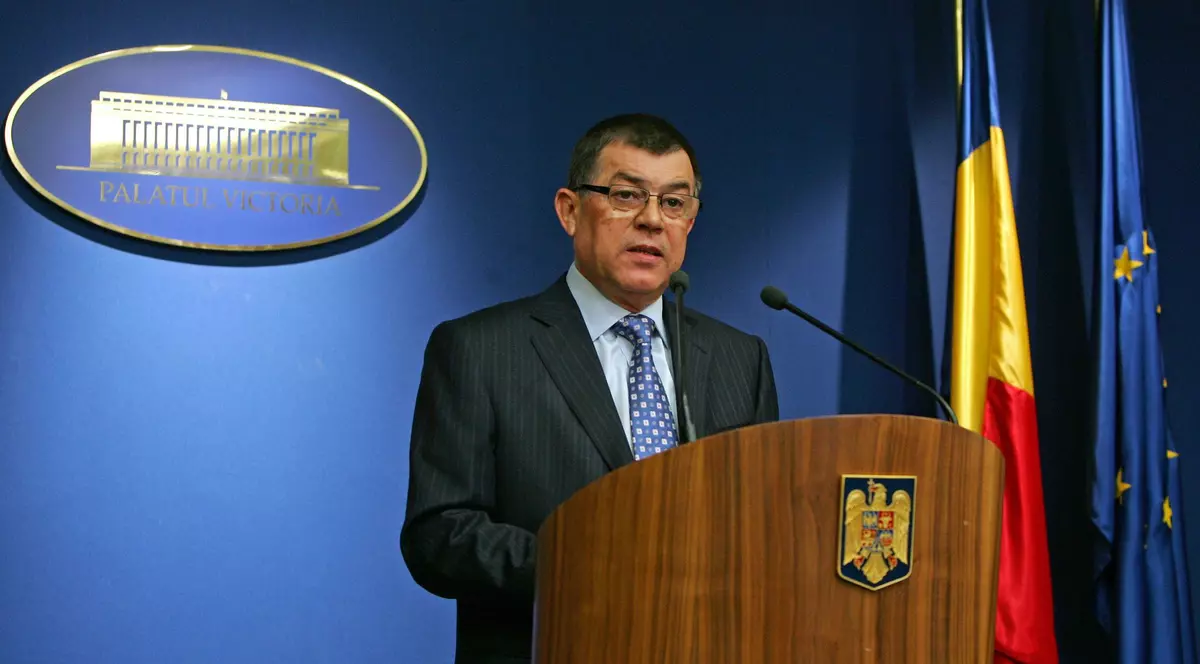 Imagine cu Radu Stroe surprins în cadrul unei conferințe de presă la Guvern