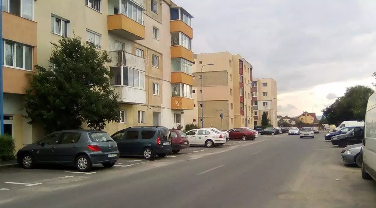 Se organizează licitație pentru obținerea unui loc de parcare în Brașov.