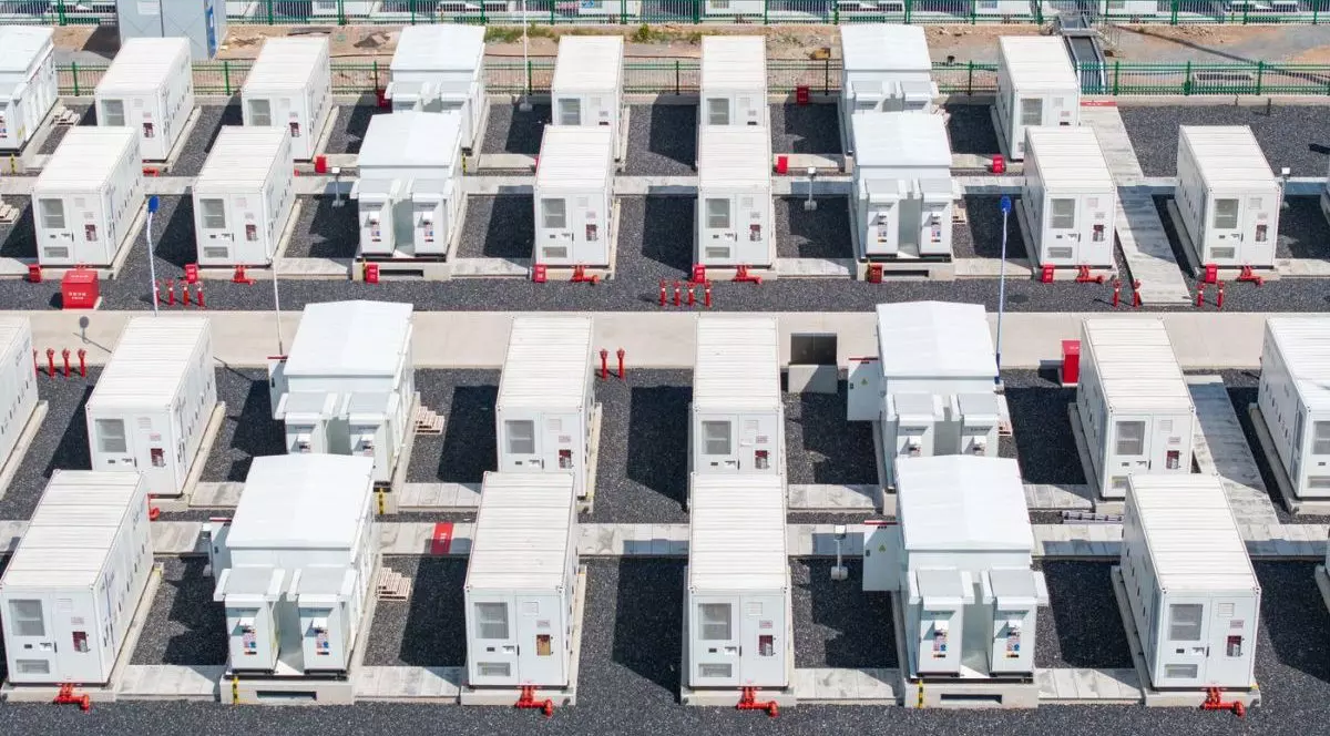 În imagine se vede centrala de stocare a energiei GCL Jiangning de 50 MW /100 MWH din Nanjing, China, pe 8 iulie 2024.