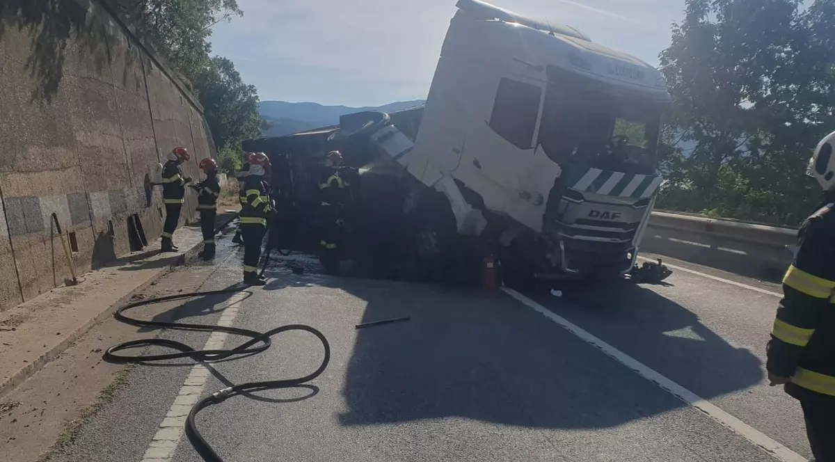 Accident pe DN6, la Orșova. Foto Jurnalul Olteniei