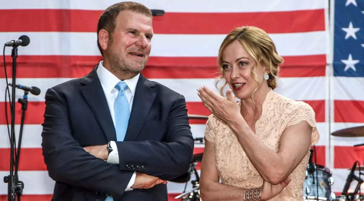 Ambasadorul Tilman Fertitta și Giorgia Meloni, la Villa Taverna din Roma, de Ziua Independenței SUA Foto: Profimedia