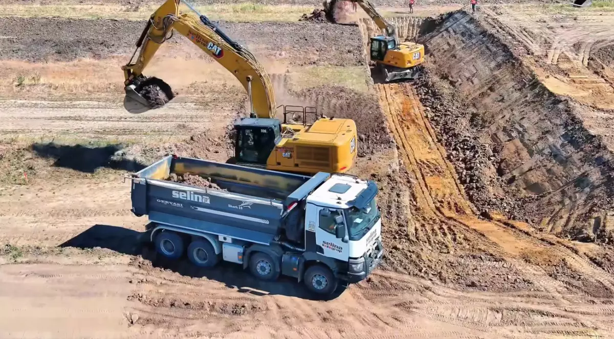 S-au reluat lucrările pe Autostrada Transilvania A3, după 20 de ani. Rezilierea contractului cu Bechtel, greșită, spune un secretar de stat