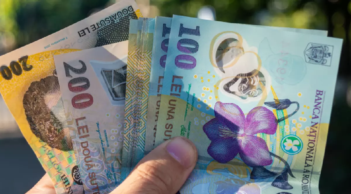 Bancnote românești de 50, 100 și 200 de lei