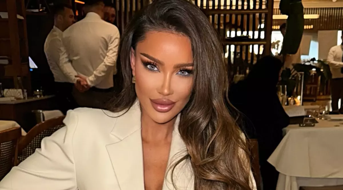 Imaginea cu Bianca Drăgușanu în costum de baie alături de fetița Sofia a stârnit controverse. Reacția fanilor: „Halal mamă”