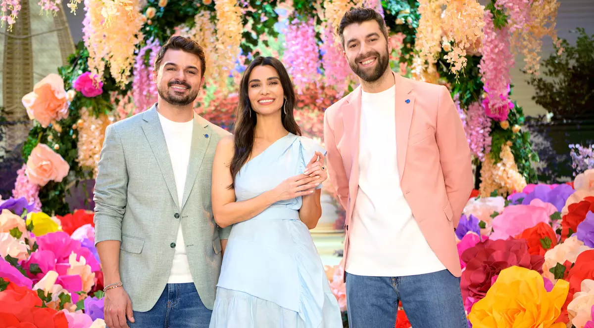 Bogdan Ciudoiu, Lili Sandu și Shurubel (Andrei Lăcătuș), prezentatorii de la „Vorbește Lumea”