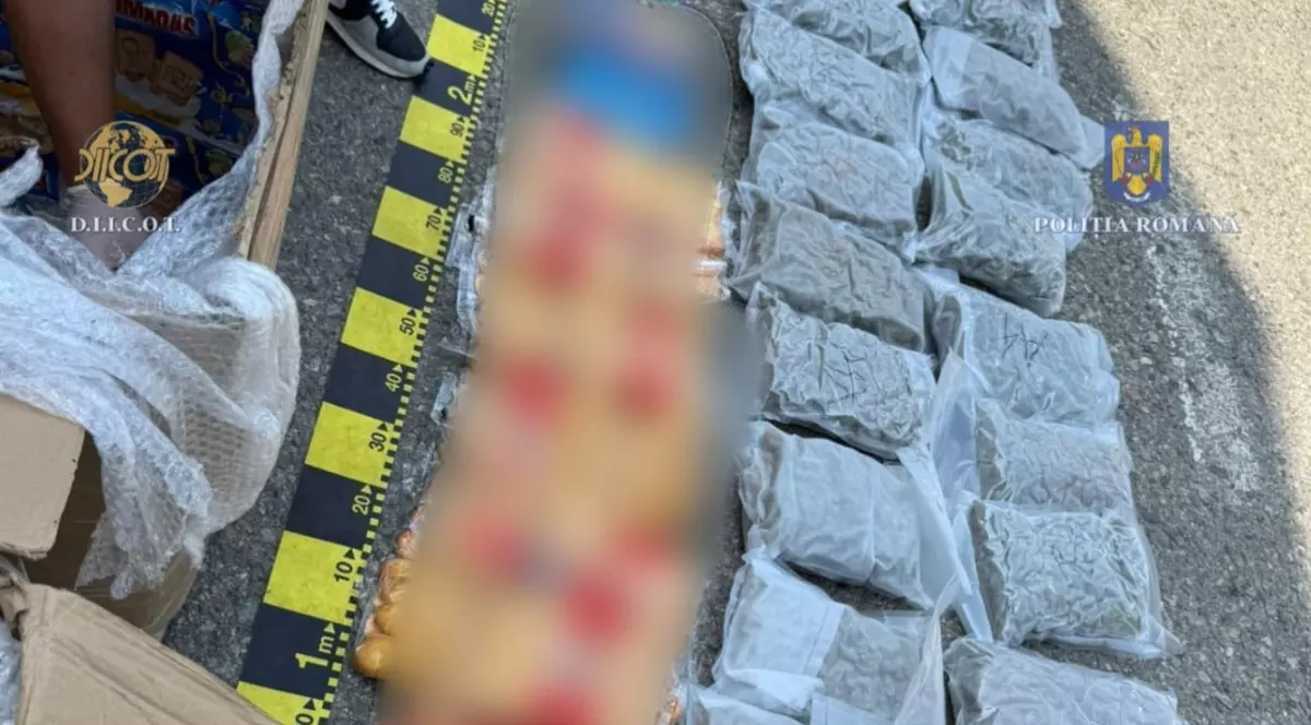 Pachetele identificate cu canabis, pe care un bărbat le-a expediat din Spania în România