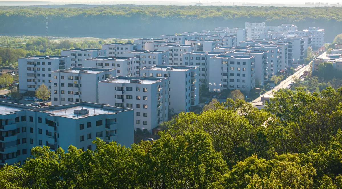 Rom&acirc;nia are milioane de locuin&#539;e neocupate, dar chiriile cresc. Exper&#539;ii explic&#259; realitatea din spatele cifrelor INS