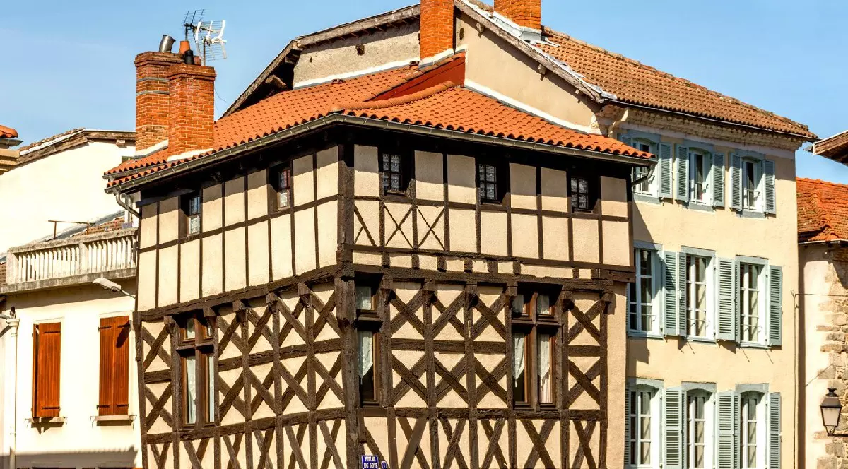 Casă cu bârne. Ambert Puy-De-Dôme Auvergne Franța