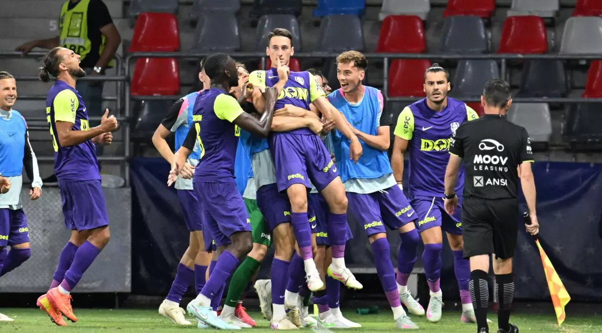 Bucurie a fotbalistilor clujeni dupa un gol marcat de catre Alin Fica meciul dintre FCSB si CFR Cluj, Supercupa Romaniei, desfasurat pe Stadionul Steaua-Ghencea din Bucuresti, sambata 5 iulie 2025. © FOTO:Razvan Pasarica/SPORT PICTURES