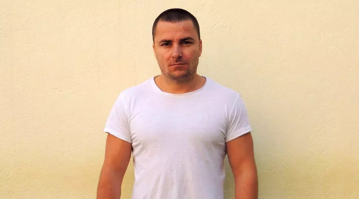 Emil Gânj are 37 de ani și este principalul suspect al crimei din Mureș