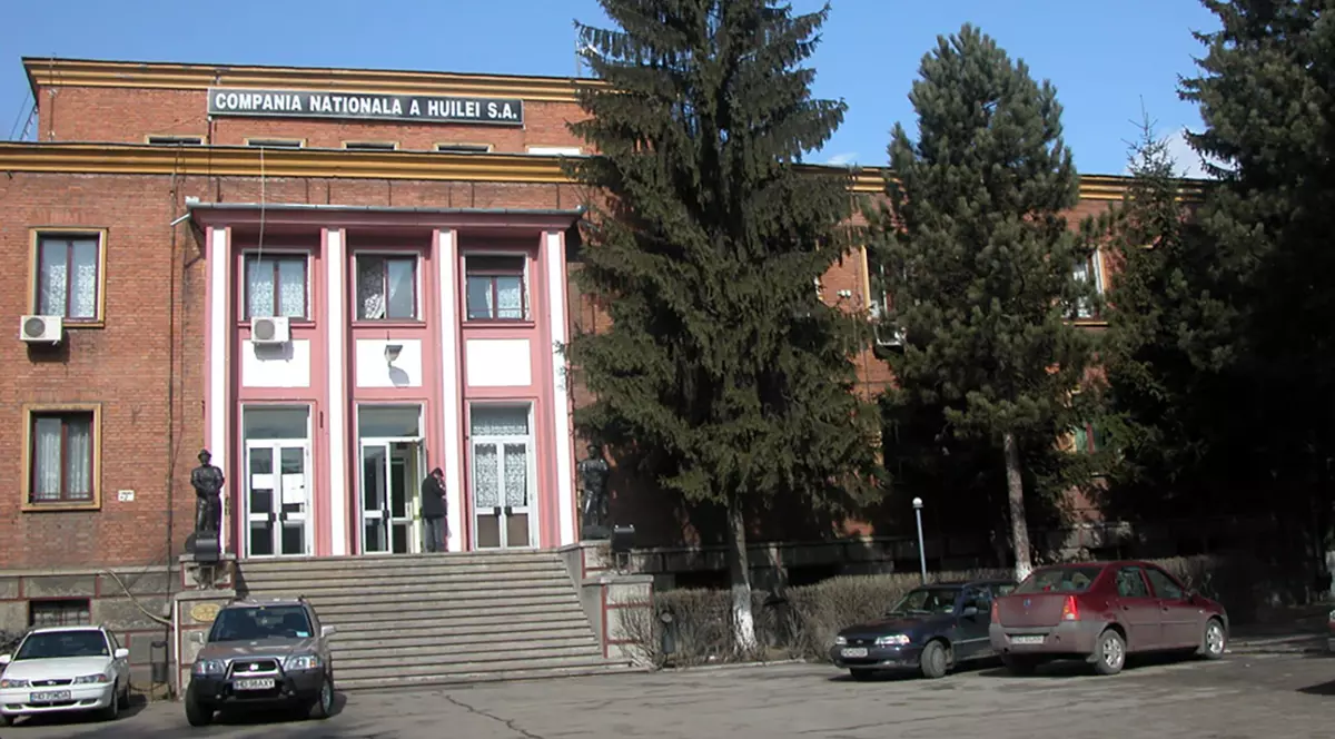 Gaură la bugetul de stat de un miliard de euro de pe urma Companiei Naționale a Huilei Petroșani. Șefii încasau indemnizații de cinci salarii, deși societatea era pe pierdere