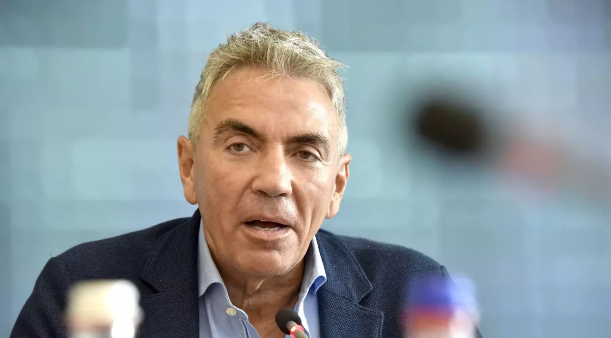Cum rezolvă Guvernul problema pensiilor speciale. Dragoș Anastasiu: „Pensionatul la 50 de ani nu e normal”. Nimic despre tăiere