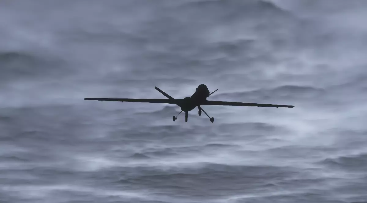 Silueta unei drone militare în timpul zborului