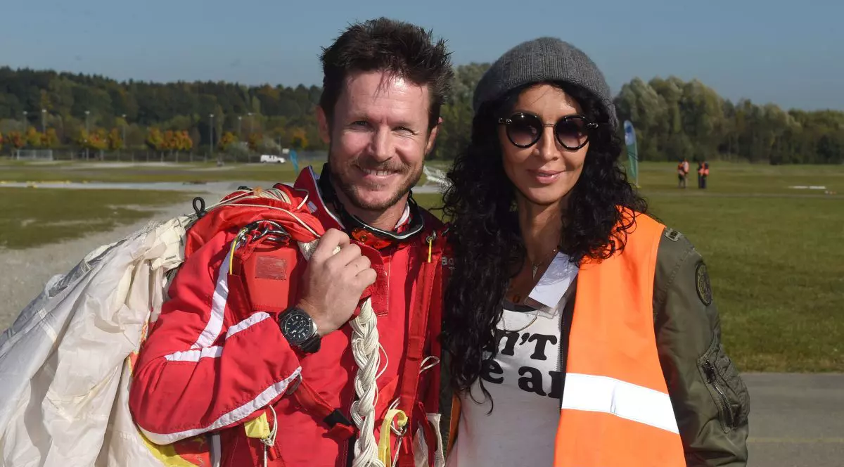 October 16, 2016 - Friedrichshafen, Baden WÃ¼ttemberg, Germany - Extreme athlete Felix Baumgartner poses with his girlfriend Mihaela Schwarzenberg after his parachute jump out of a zeppelin on the German zeppelin shipping company in Friedrichshafen, Germany, 16 October 2016. Baumgartner and around 16 other parachute jumpers want to jump out of a zeppelin. PHOTO: FELIX HOERHAGER/dpa - NO WIRE SERVICE (Credit Image: © Felix HÃ¶Rhager/DPA via ZUMA Press)
