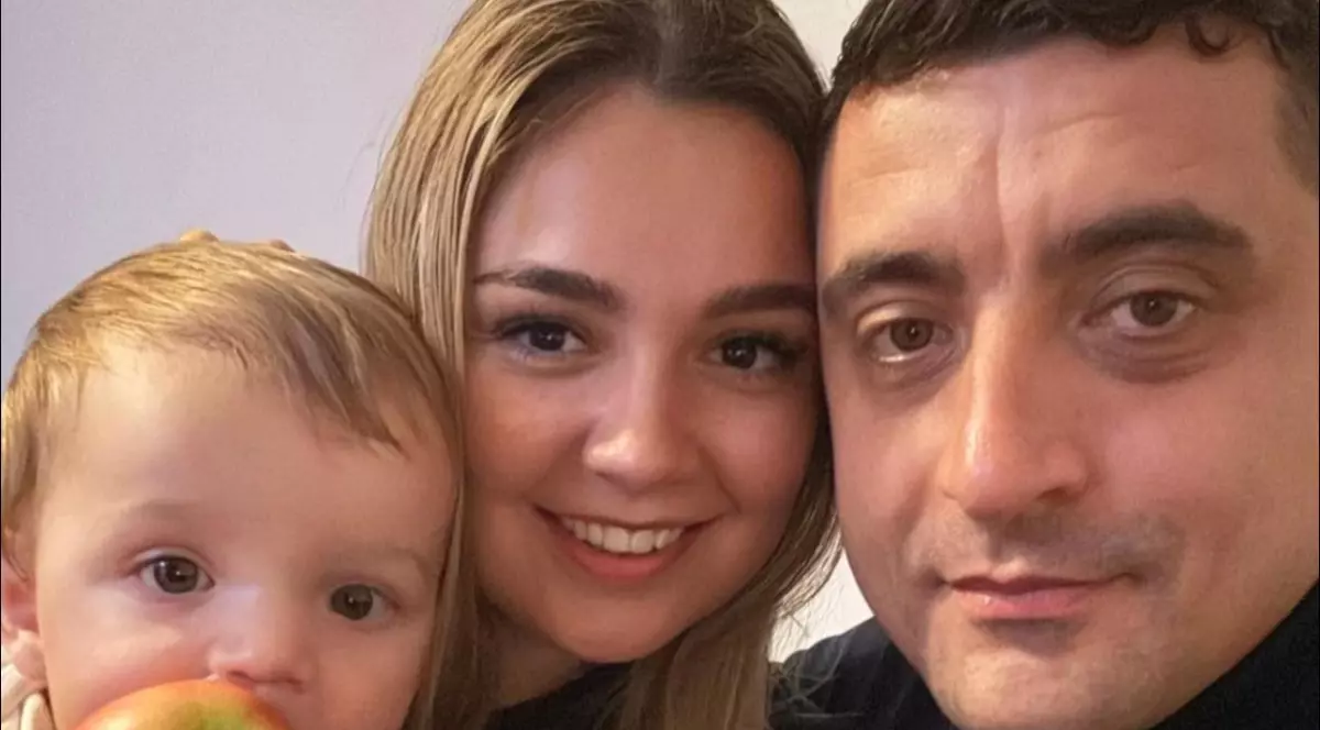 Cum arată soția lui George Simion în costum de baie. Liderul AUR a mers cu familia la mare, pe litoralul românesc