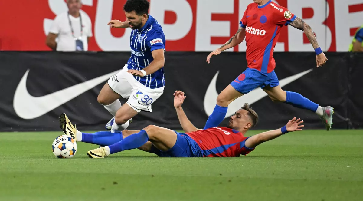 Narek Grigoryan, Mihai Daniel Lixandru si Octavian George Popescu in meciul dintre FCSB si Farul Constanta, contand pentru Superliga Superbet, desfasurat pe Stadionul Steaua-Ghencea din Bucuresti, sambata 26 iulie 2025. © FOTO:Razvan Pasarica/SPORT PICTURES