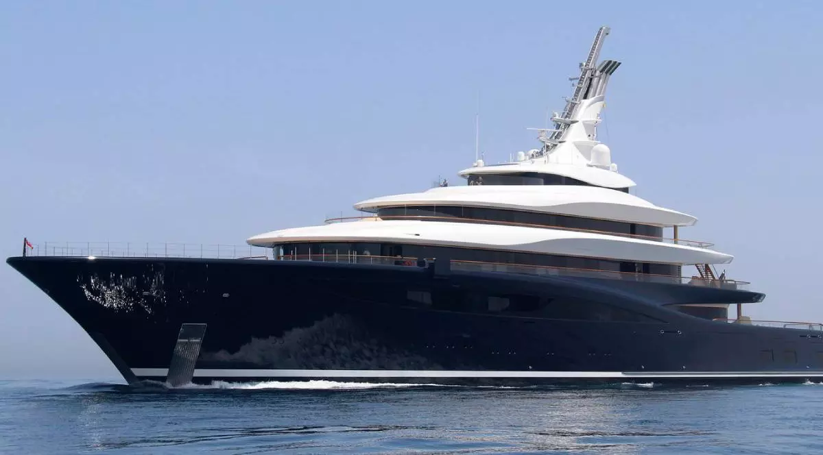 Superiahtul lui Bill Gates, pe mare în Gibraltar