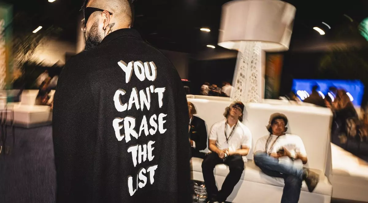 Jimmy Levy, un influencer de extremă dreapta, protestează față de nedivulgarea listei clienților lui Jeffrey Esptein Foto: Profimedia