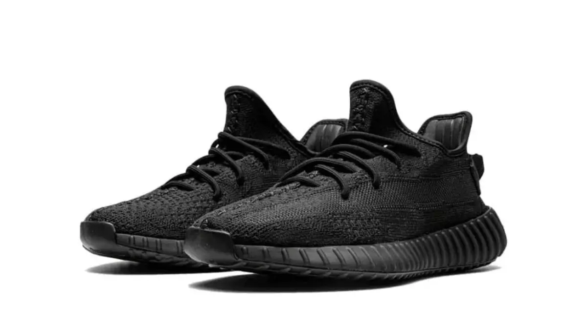 Pereche Yeezy 350 negri