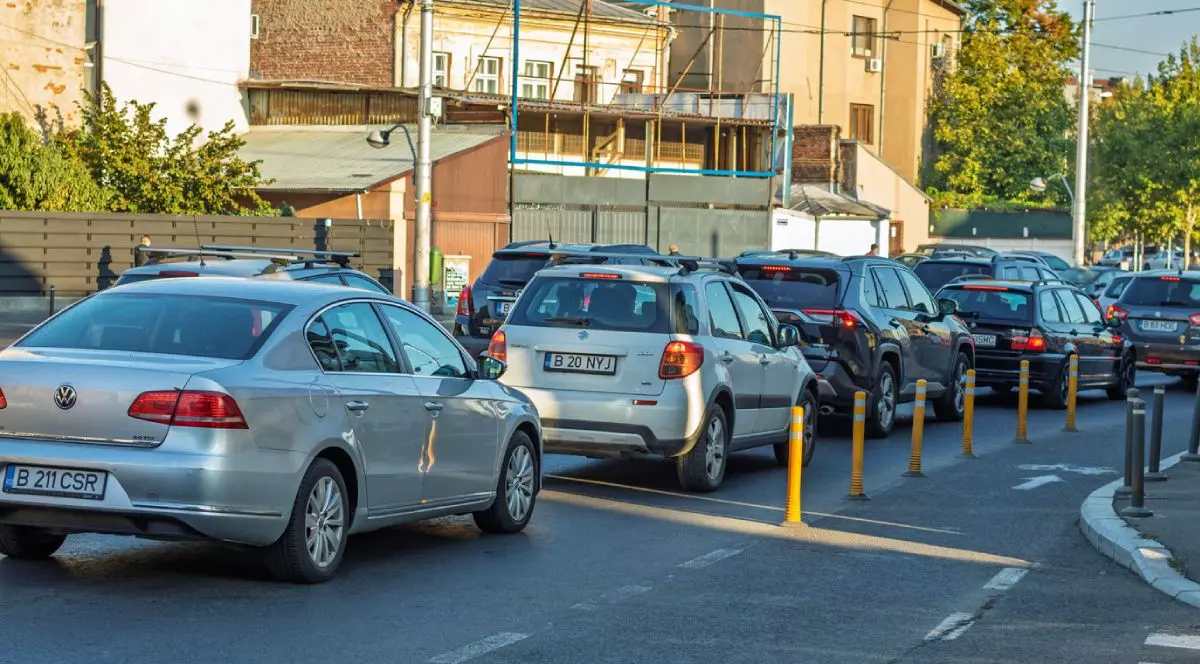 Masini in trafic aglomerat București, 2018