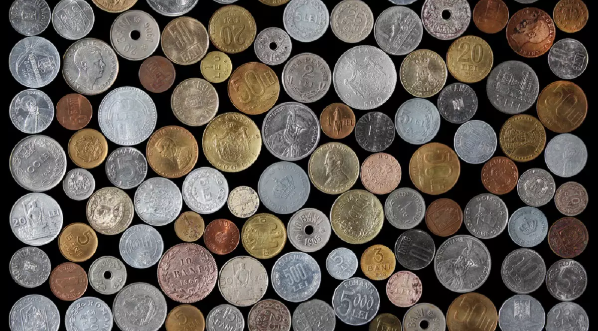 Monede care au circulat pe teritoriul României - Imagine cu o colectie numismatică de monede care au circulat pe teritoriul României în diverse perioade