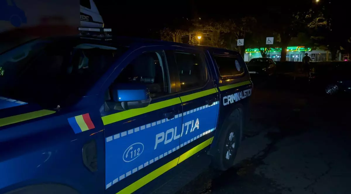 O autospecială a poliției criminalistice este parcată pe o stradă din Ploiești, iulie 2025