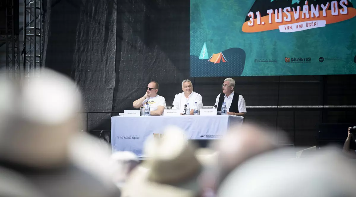 László Tőkés la Băile Tușnad: Cerem drepturi și autonomie pentru teritoriile pierdute ale Transilvaniei. A vorbit și despre dezastrul de la Praid