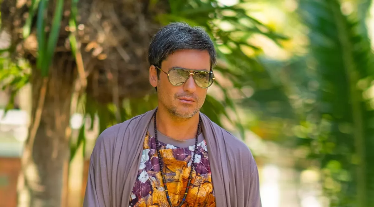 Imaginea cu Radu Vâlcan în coteț, înainte de premiera „Insula Iubirii”, sezonul 9, i-a uimit pe fani. Anunțul făcut printre găini: „Am ajuns la țară”
